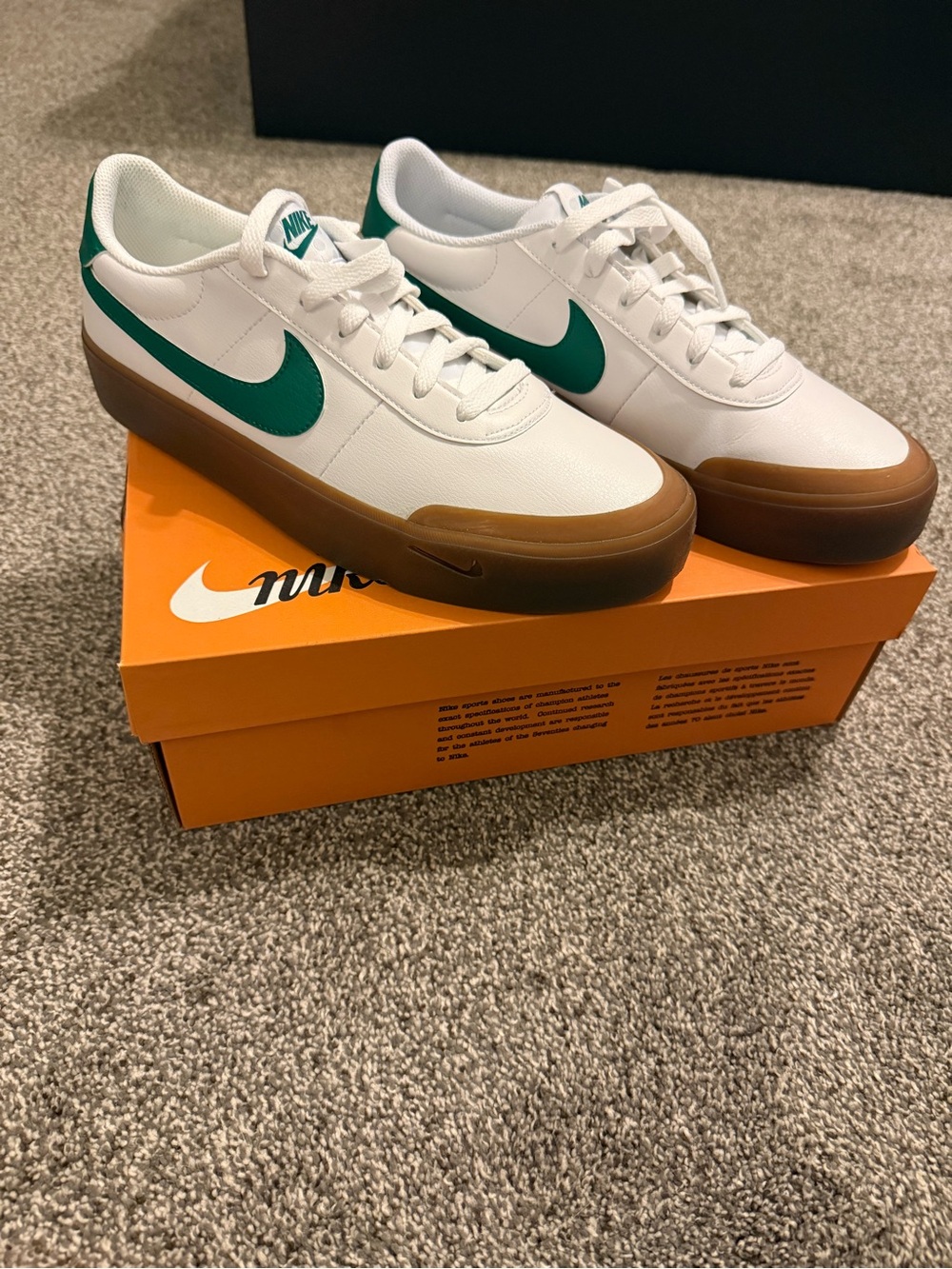 Nike Men’s White Sneakers with Green Swoosh and Gum Sole